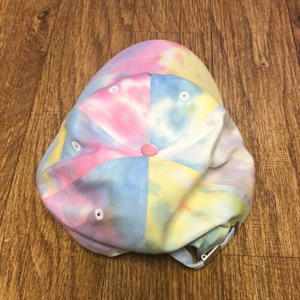 NWOT Jeffree Star Premium Spring Box 2021 Adjustable Tie Dye Hat - Picture 3 of 6